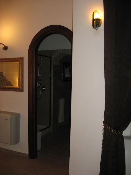 Vivilo Collection - Opera Teather Apartment - Very Central Rome Bagian luar foto