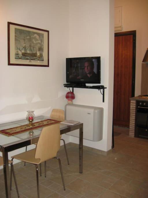 Vivilo Collection - Opera Teather Apartment - Very Central Rome Bagian luar foto
