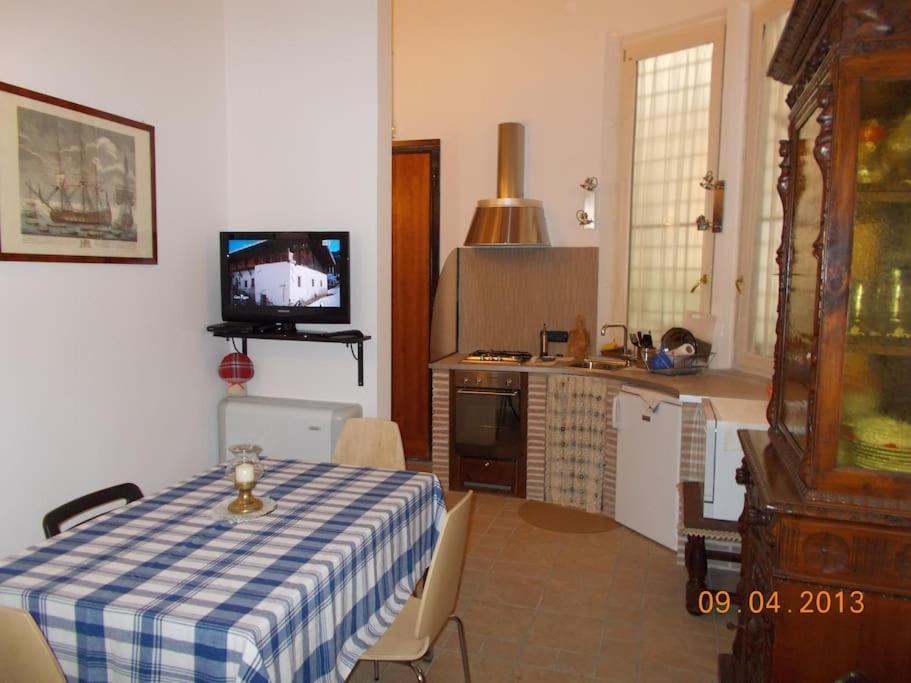 Vivilo Collection - Opera Teather Apartment - Very Central Rome Bagian luar foto